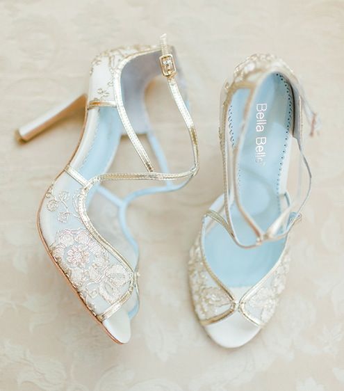 gold-lace-wedding-shoes